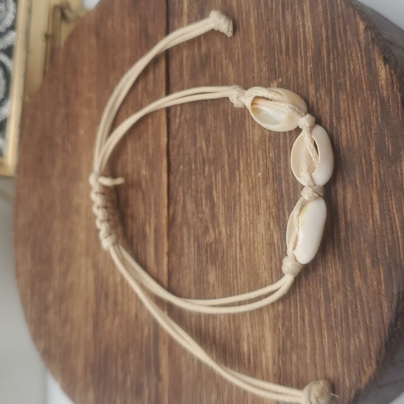 B2136 cowrie bohemian‎ shell Beach bracelet - Picture 1 of 3